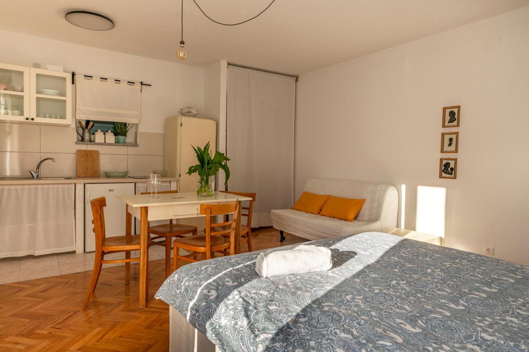 Charming Tale Apartments Modun19 Pirovac Phòng bức ảnh