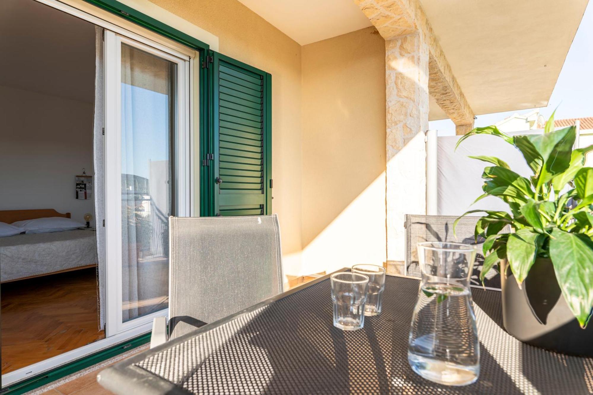 Charming Tale Apartments Modun19 Pirovac Phòng bức ảnh